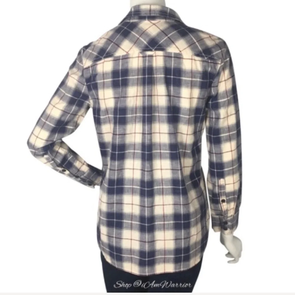 J.Crew plaid ‘boy fit’ 3/4 button down top *shop@iamwarrior